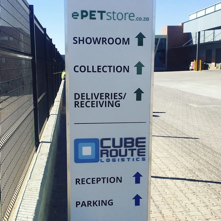 ePetstore Directional Totem